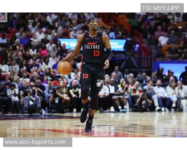 菜鸟埃奇库姆表现出色砍下23分5板4断尼德豪泽贡献6分10板2帽展现实力